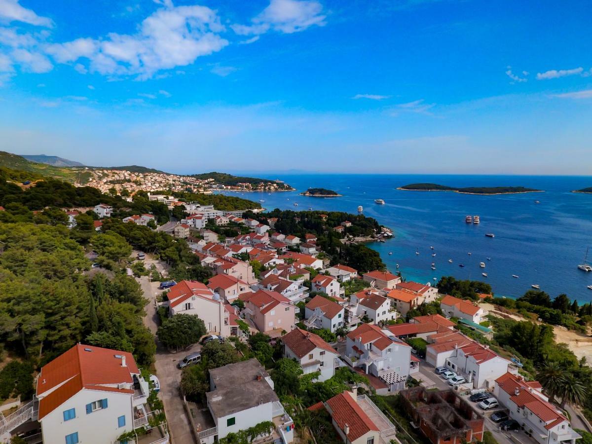 Apartments Tatjana Dominis Хвар Екстер'єр фото